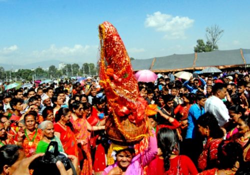 सुदूरपश्चिममा गौराको रौनक, आज मुख्य दिन अठवाली मनाइँदै