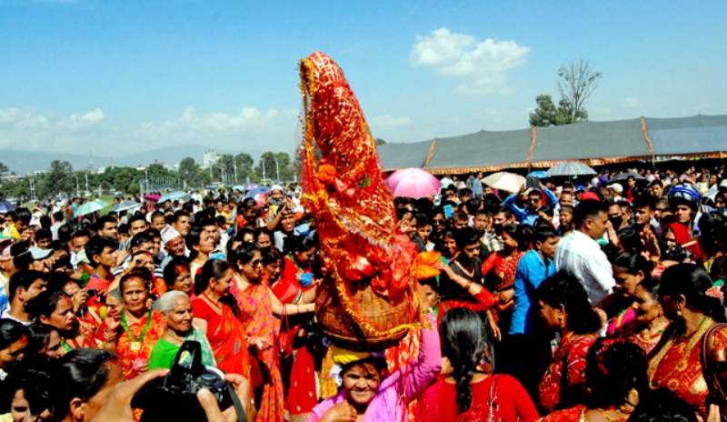 सुदूरपश्चिममा गौराको रौनक, आज मुख्य दिन अठवाली मनाइँदै