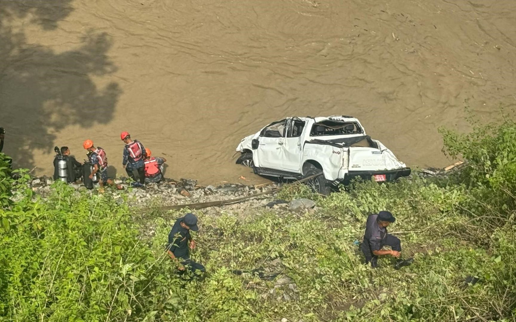 सुनकोशीमा बेपत्ता भक्तपुरका तीन युवाको अवस्था अझै अज्ञात