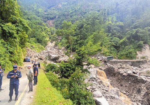 पहिरोले कर्णाली राजमार्ग पुनः अवरुद्ध