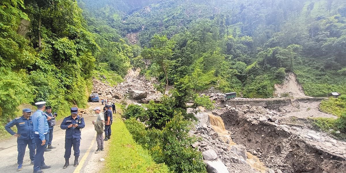 पहिरोले कर्णाली राजमार्ग पुनः अवरुद्ध