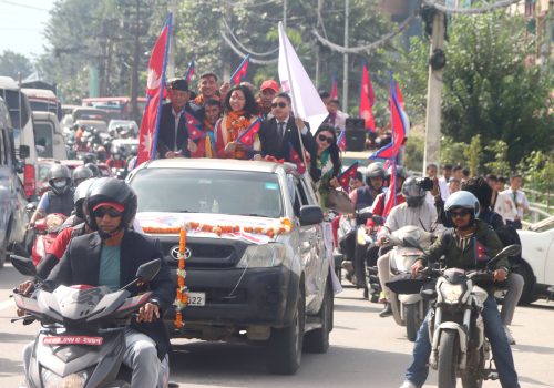 ऐतिहासिक पदक विजेता पलेशालाई गराइयो नगर परिक्रमा {तस्वीरहरु}